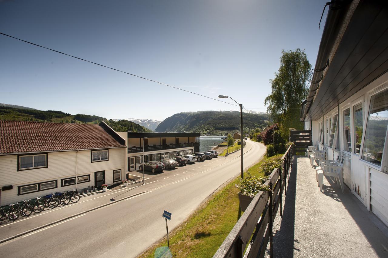 Strand Fjordmotel Ulvik Exterior foto